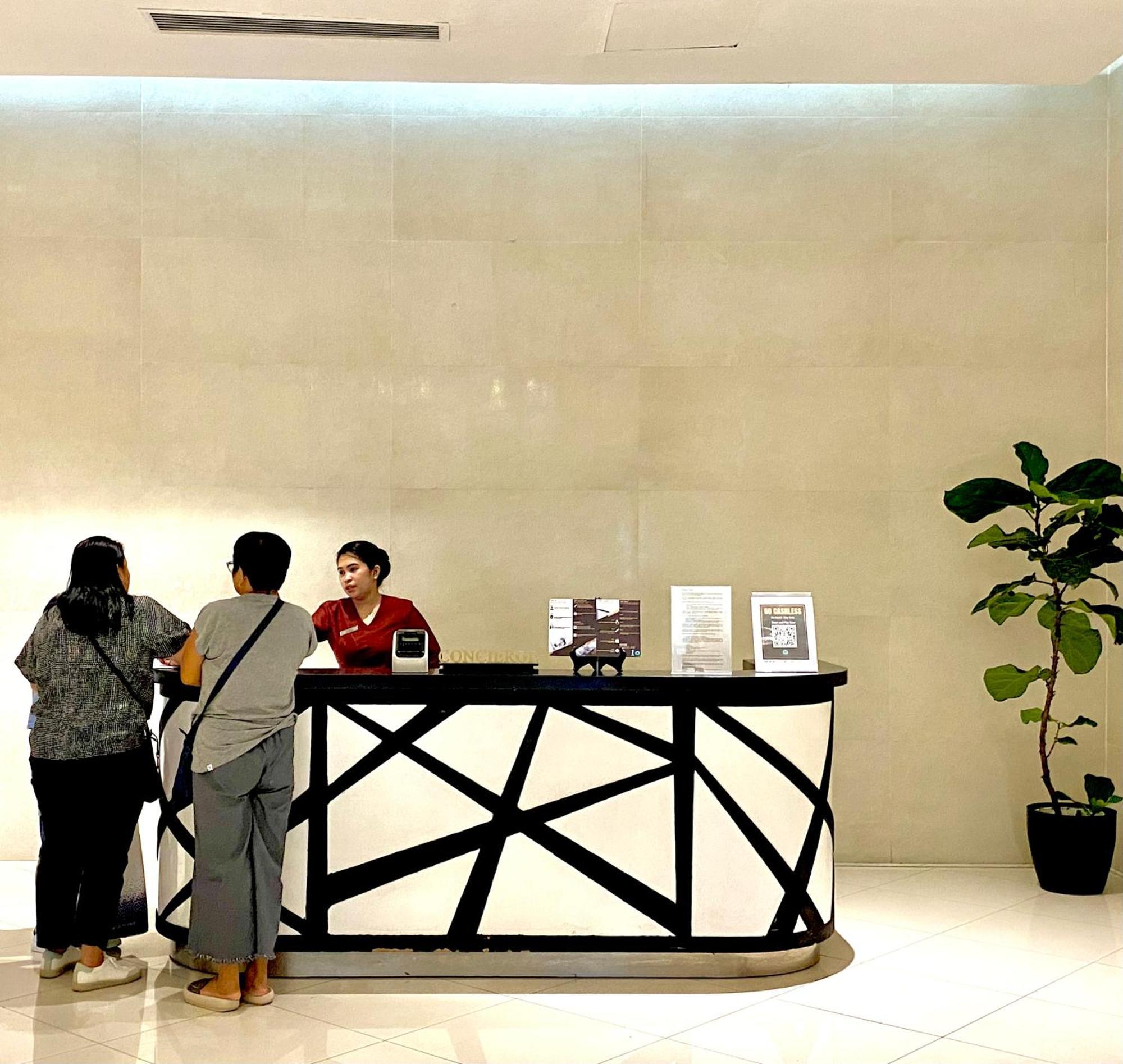 Frost At Manhattan Heights Towerb Manila Exterior foto